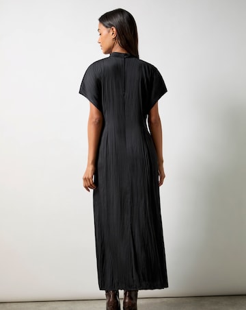 Ro&Zo Black High Neck Plisse Dress