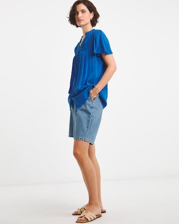 Textured Crinkle Ladder Insert Top