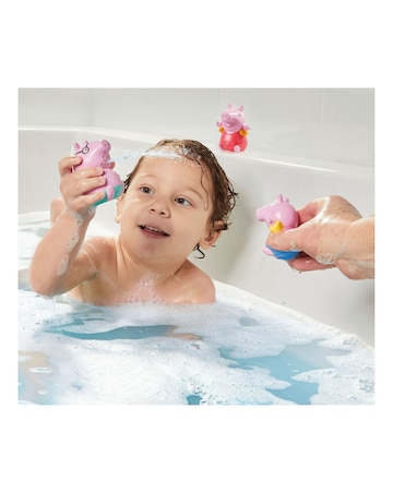 Tomy Toomies Daddy Pig, Peppa & George Bath Squirters