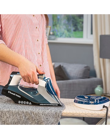 Russell Hobbs One Temp Cordless Iron 2600W