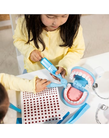 Melissa & Doug Super Smile Dentist Play Set