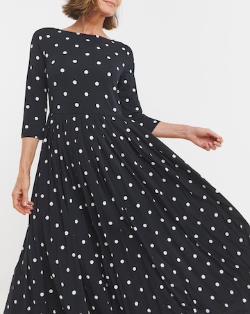 Pleated 3/4 Sleeve Slash Neck Dress