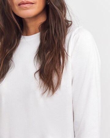 White Longline 3/4 Sleeve Curved Hem Top