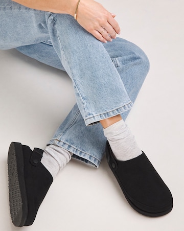 Charlene Closed Toe Black Mule Standard Fit