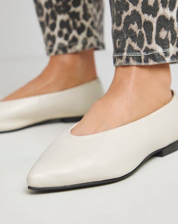 Berkley Leather Pointed Toe Flat Shoe - Wide Fit (E)