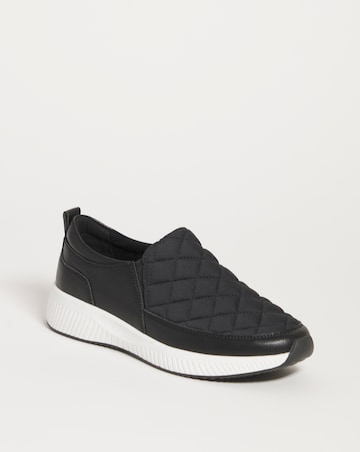 Quilted Twin Gusset Slip On Shoe E Fit