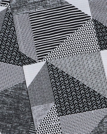 Larsson Geo Table Runner