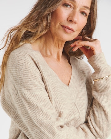 Oatmeal V Neck Jumper