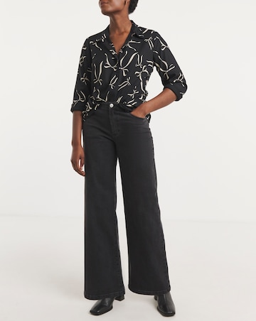 Dipped Back Long Sleeve Shirt