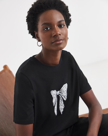 Lace Bow Placement T-Shirt