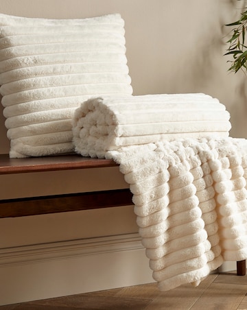 Catherine Lansfield Cosy Ribbed Throw