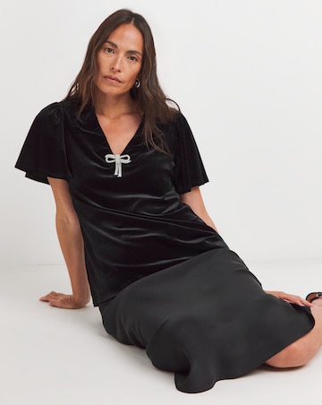 Black V-neck Short Sleeve Bow Detail Velvet Top