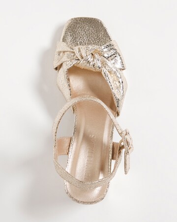 Knotted Vamp Platform Sandal E Fit