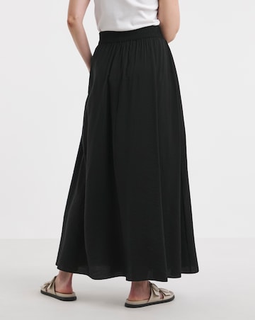 Black Full Hem Textured Volume Maxi Skirt