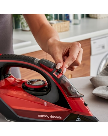 Morphy Richards 303250 2400W Cordless Steam Iron