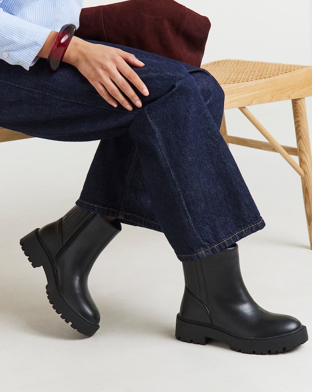 Wren Stretch Gusset Chelsea Boots - Wide Fit (E)