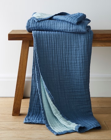 Crinkle Light Weight Throw