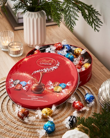 Lindt Lindor Milk Chocolate Truffles - Selection Gift Tin 450g
