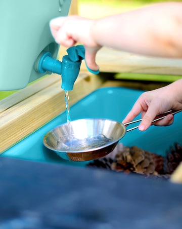 TP Deluxe Mud Kitchen