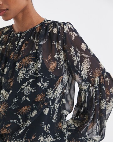 Blouson Sleeve Collarless Georgette Blouse