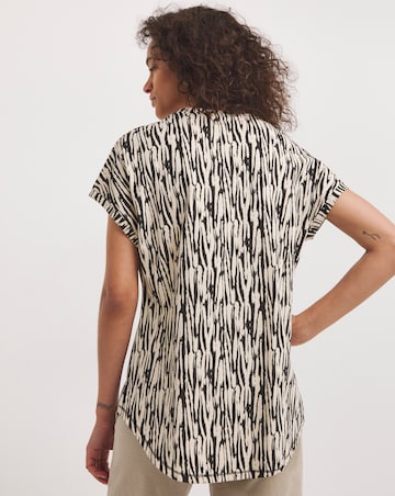 Mono Print Short Sleeved Curved Hem Longline Top