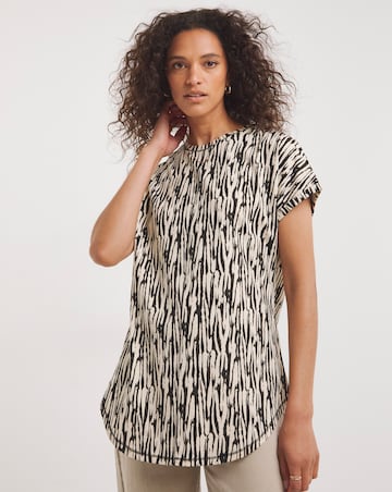 Mono Print Short Sleeved Curved Hem Longline Top