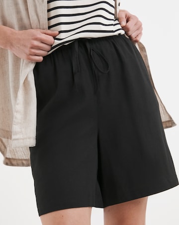 Black Linen Mix Knee Length Shorts