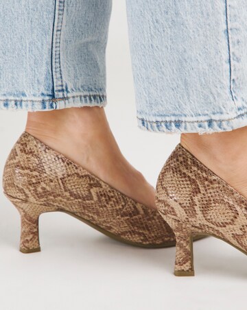 Kayla Flexi Sole Kitten Heel Court Shoe - Wide Fit (E)