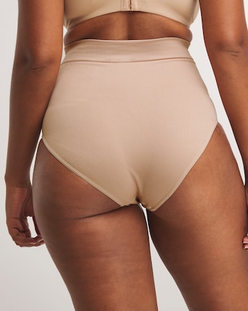 MAGISCULPT Medium Tummy Control Seamfree High Waist Brief Almond