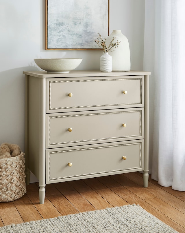 Darcy Bobbin Trim 3 Drawer Small Chest Of Drawers