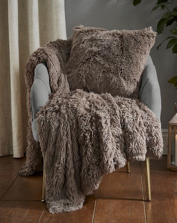 Catherine Lansfield Shaggy Fleece Cushion