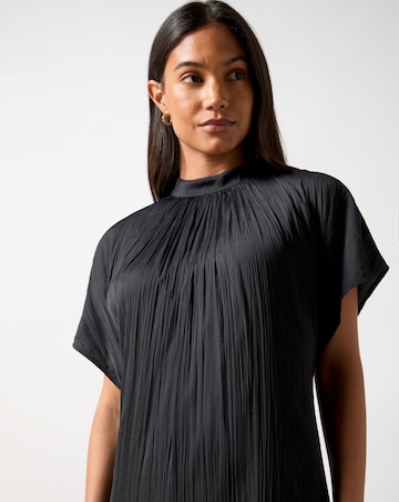 Ro&Zo Black High Neck Plisse Dress