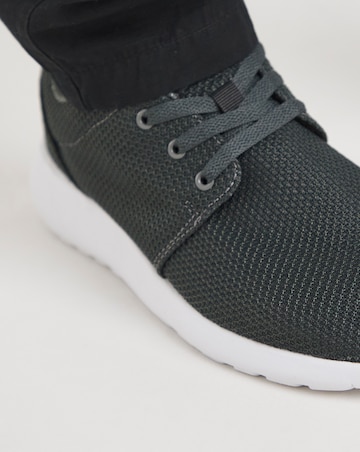 Harris Mesh Trainer Extra Wide Fit