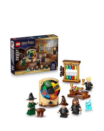 LEGO Harry Potter Hogwarts Castle: Sorting Hat Ceremony