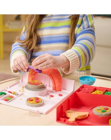 Kinetic Sand Squish Pizza