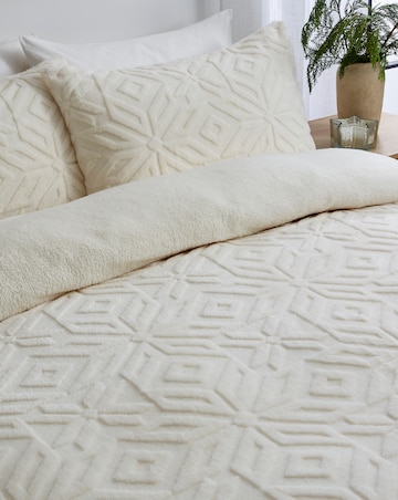 Tufted Winter Snowflake Fleece Duvet Cover Set