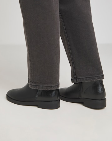 Verity Classic Zip Detail Ankle Boot - Wide Fit (E)