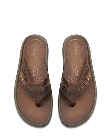 Clarks Wesley Leather Flip Flop - Brown