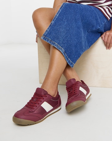 Storm Classic Retro Trainer - Wide Fit (E)