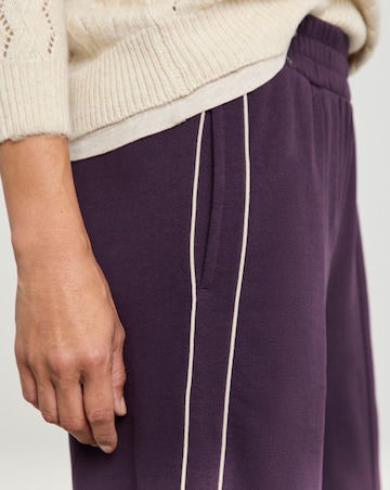 Piped Wide Leg Jogger