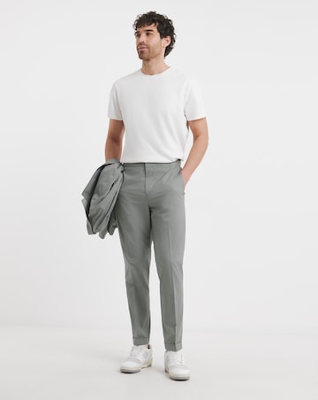 Lightweight Elasticated Tapered Trouser