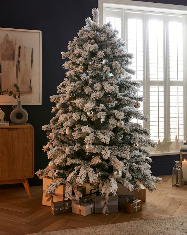 Aspen Flocked Christmas Tree