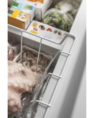 Hotpoint CS2A300HFA1 300L Chest Freezer - White