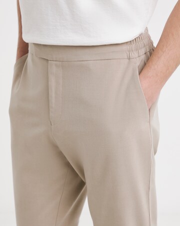 Tailored Premium Stretch Tapered Trouser