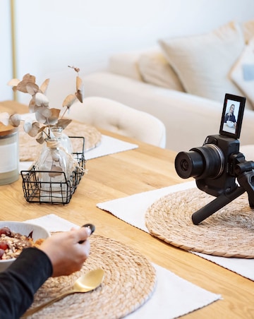 Canon EOS R50 APS-C Mirrorless Camera inc RF-S 18-45mm Lens Creator Kit - Black