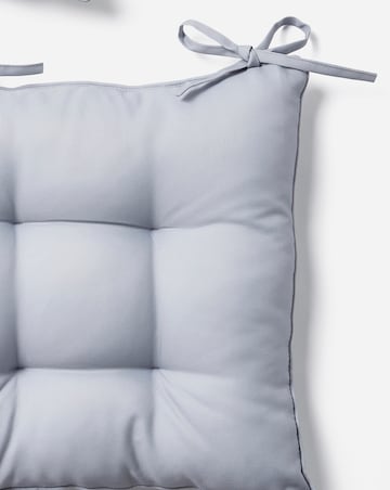 2 Outdoor Seat Cushions