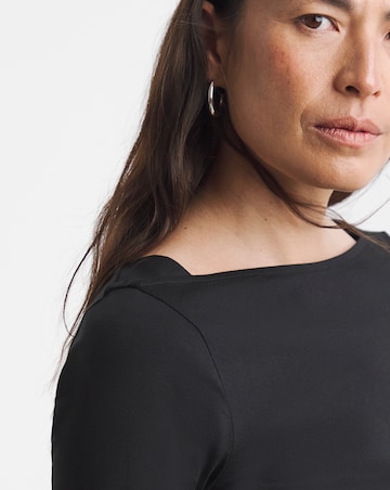 Slash Neck 3/4 Sleeve Top