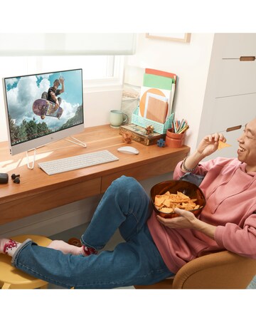 HP Intel Core i3 8GB 256GB Windows 11 All in One