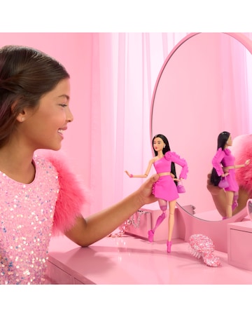 Barbie Deluxe Style Doll