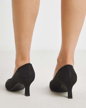 Heavenly Soles Kirsten Pointed Toe Kitten Heel Shoes - Extra Wide Fit (EEE)